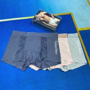 Calvin Klein Ice Silk Seamless Boxer Briefs